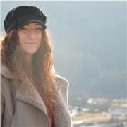 Studentessa universitaria si offre per aiuto compiti e ripetizioni